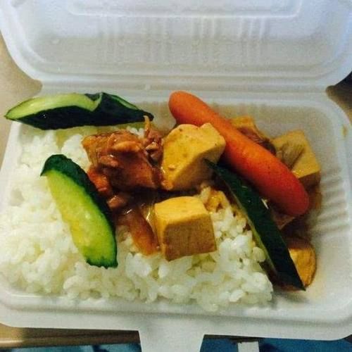 每次一到饭点,为何导游便溜走难道去开小灶了?游客:真实情况很