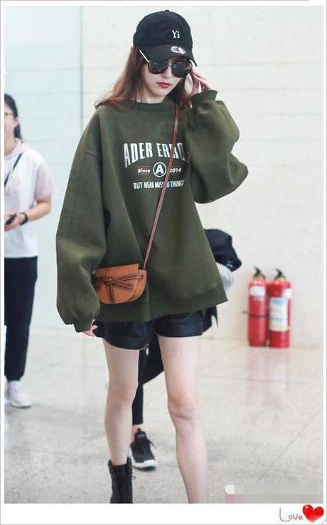 当172唐嫣穿超短裤惨败165秦岚，才知道身高和比例哪个更重要！