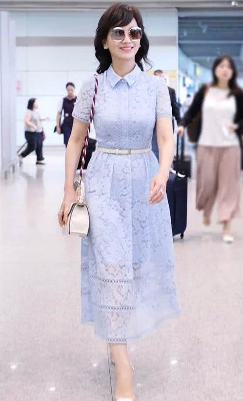 上了年纪的女人果然不能太瘦，陈美琪满脸皱纹，看着比赵雅芝老好