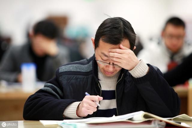 “铁饭碗”或将被打破？公务员只能干五年？将全国推广？