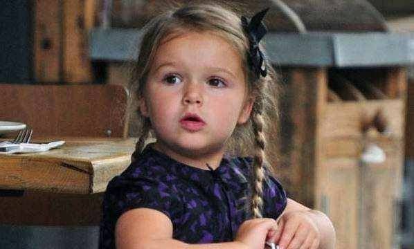  『引发』高跟鞋、奶嘴、穿高跟鞋的小七以及引发网友评论，好莱坞宝贝备受关注