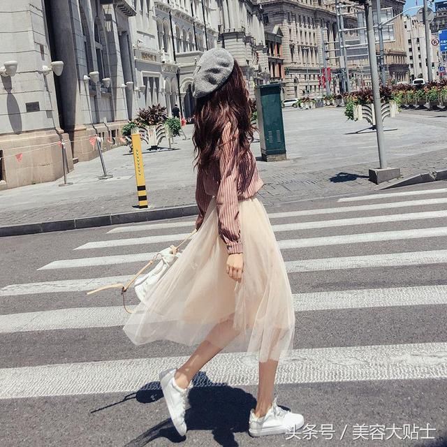 谁说秋季就一定穿长裤？穿网纱裙美出新高度！仙美无敌