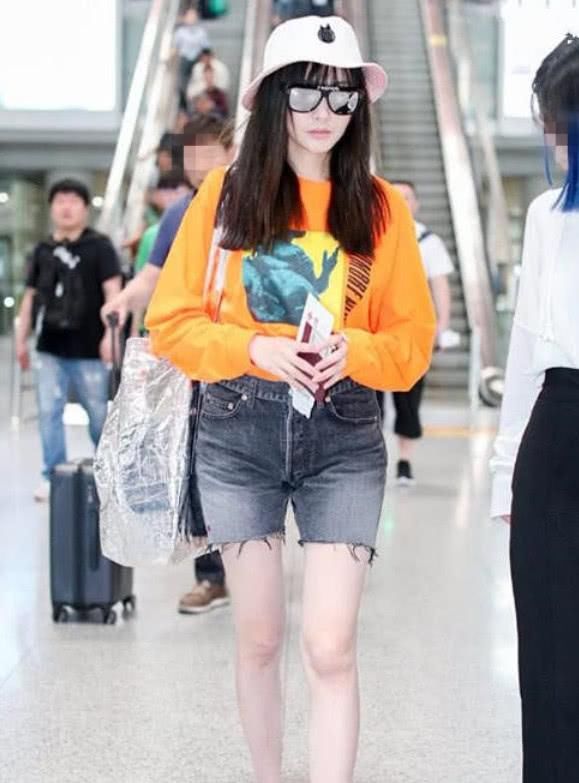 真服了张天爱，刘海油的能炒菜裤子全是线头，准备抢犀利哥饭碗?