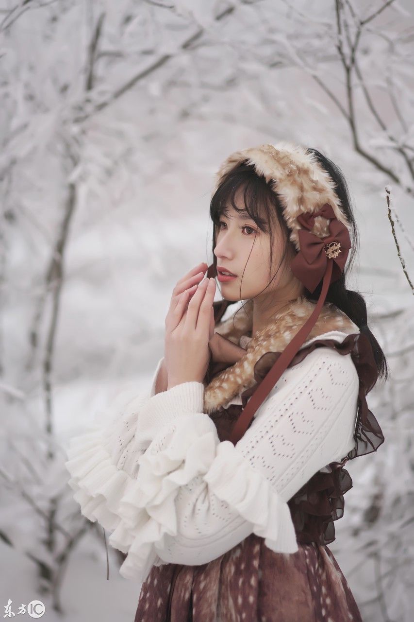 这个夏天雪域美女给你眼睛解解渴，喝什么都没有这个来的直接