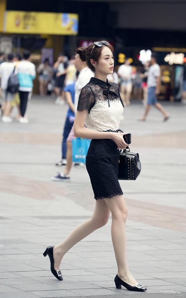 街拍路人，另类清新的应季穿搭参考，让你变得美丽又可爱