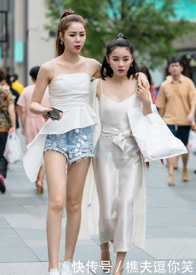 街拍:图6的“小芒果”很迷人呀,看见就让我走不动了!