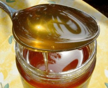 55岁大妈，每天拿"它"擦脸，一夜美白又补水，三天斑点