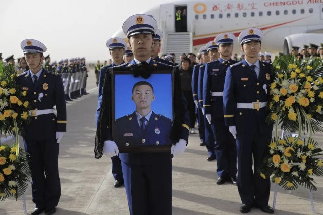 孟兆星烈士悼念活动仍在进行中 群众自发悼念络绎不绝