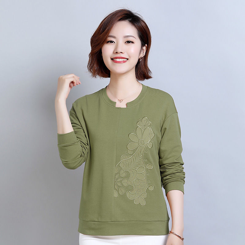 新发现一种妈妈装特洋气，中秋回家给妈妈买2件，比旗袍还显年轻