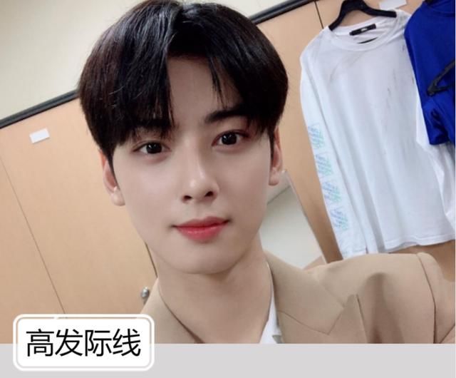  「男生」高发际线的男生别乱剪发型，建议你试试这几款，摆脱高额头更帅气