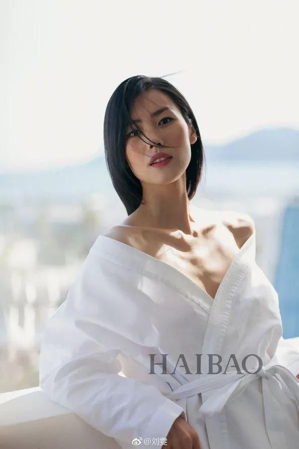 惊艳| 刘雯剪了短发又美又攻?但她的这个地方却一直没变...