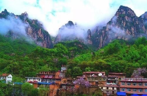 『出门』中国最“隐秘”村庄:藏在井底几千年,想出门得爬2000级台阶