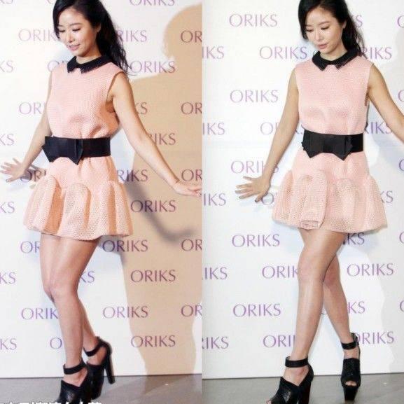 林心如亮相活动，穿“奇葩”高跟鞋，走路不用扶直接变成小企鹅！