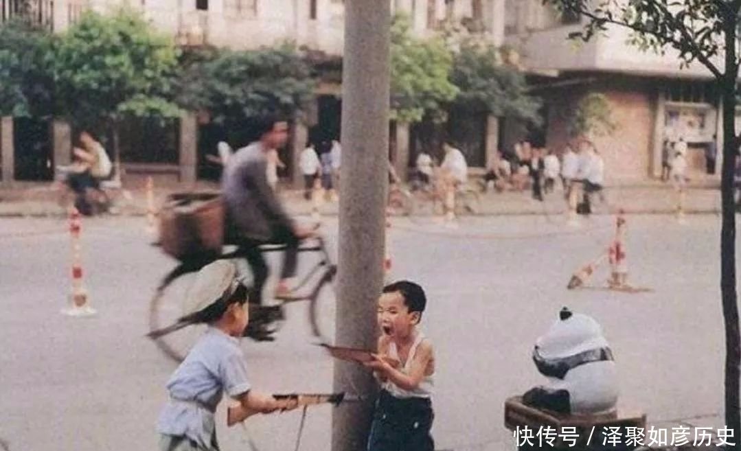  回忆@【童年记忆】充满回忆的80年度老照片，记录逝去的那个年代