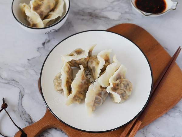 『适合』春天常吃饺子,不吃猪肉改吃素,这样配菜最适合,营养丰富