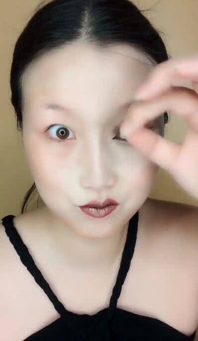 小姐姐卸妆后......网友:这不是换了一个人?