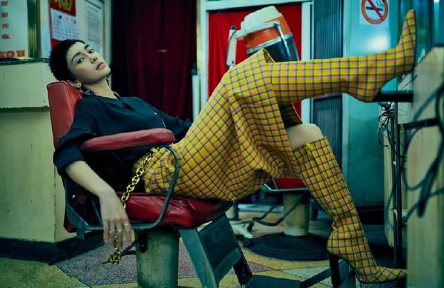 杨颖登“银十”封面,向来长发飘飘如今竟剃了短寸!惊艳到认不出