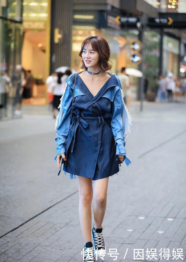 『 妩媚』你喜欢吗？，街拍：如此性感妩媚的短发小姐姐