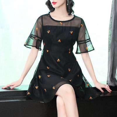 40岁老婆真会穿!这些若隐若现的网纱裙上身后，嫩白美，特吸睛