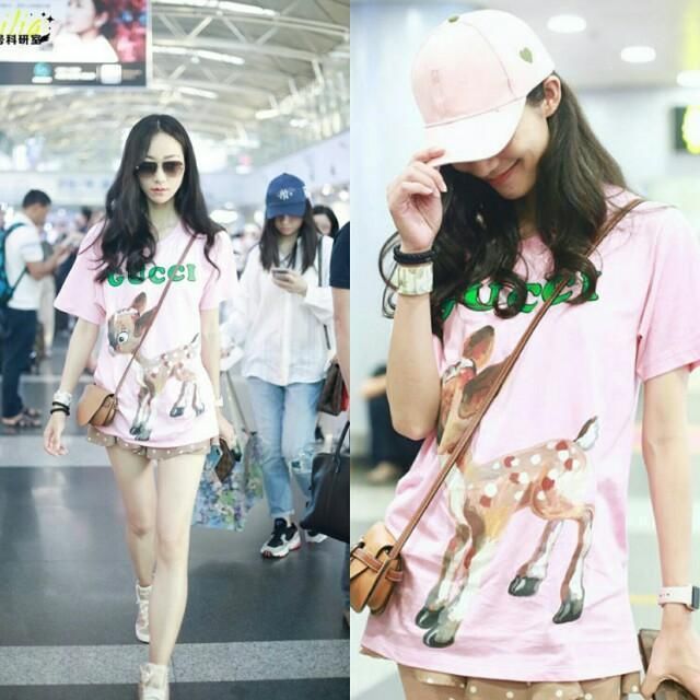 35岁韩雪和18岁欧阳娜娜穿同款短袖，哪里看得出来相差17岁