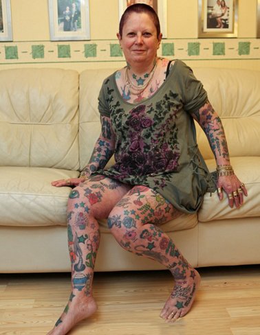 纹身后的几十年，年少时的纹身变成这样，你还想纹身吗?