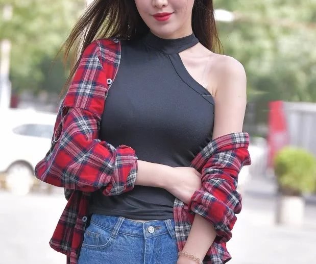 气质小姐姐穿格子衫，身材前凸后翘凸凹有致