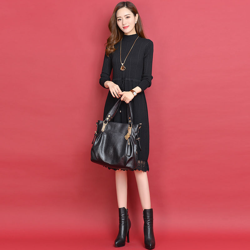 70后女人，秋裙搭马丁靴，显高美嫩，7080后女人都喜欢