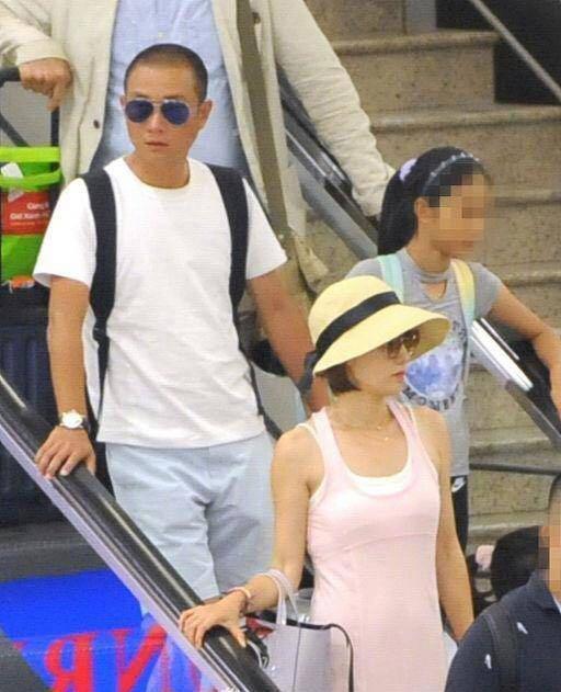 42岁马伊琍真会穿！一袭粉色长裙显小20岁，网友：比姚笛美