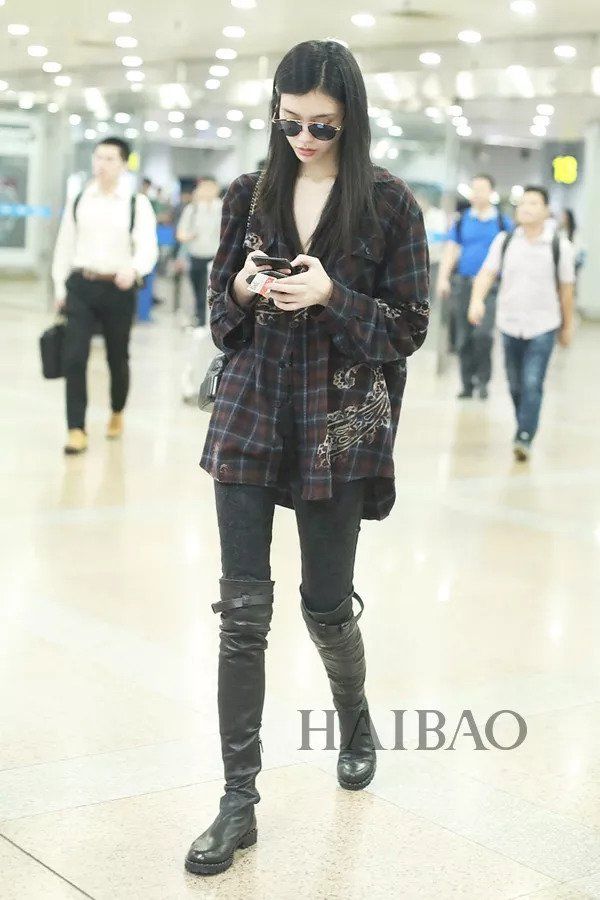 国模| 刘雯走起日系清新风，杜鹃依然气质范儿十足!