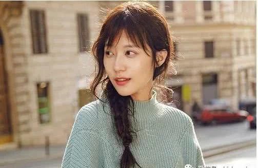 「日常」长发这样编比丸子头好看,2020年春季淑女必火日常编发