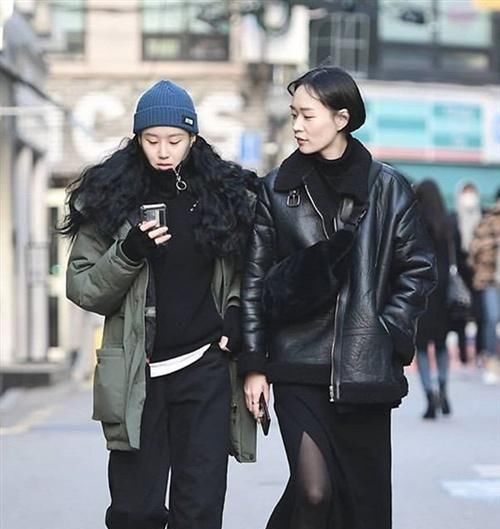  「高冷」时装秀:气质高冷的模特,暗色系穿搭,经典时尚!