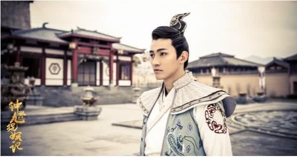 张天爱前男友与易烊千玺撇清关系，被网友吐槽情商低只能拍烂网剧