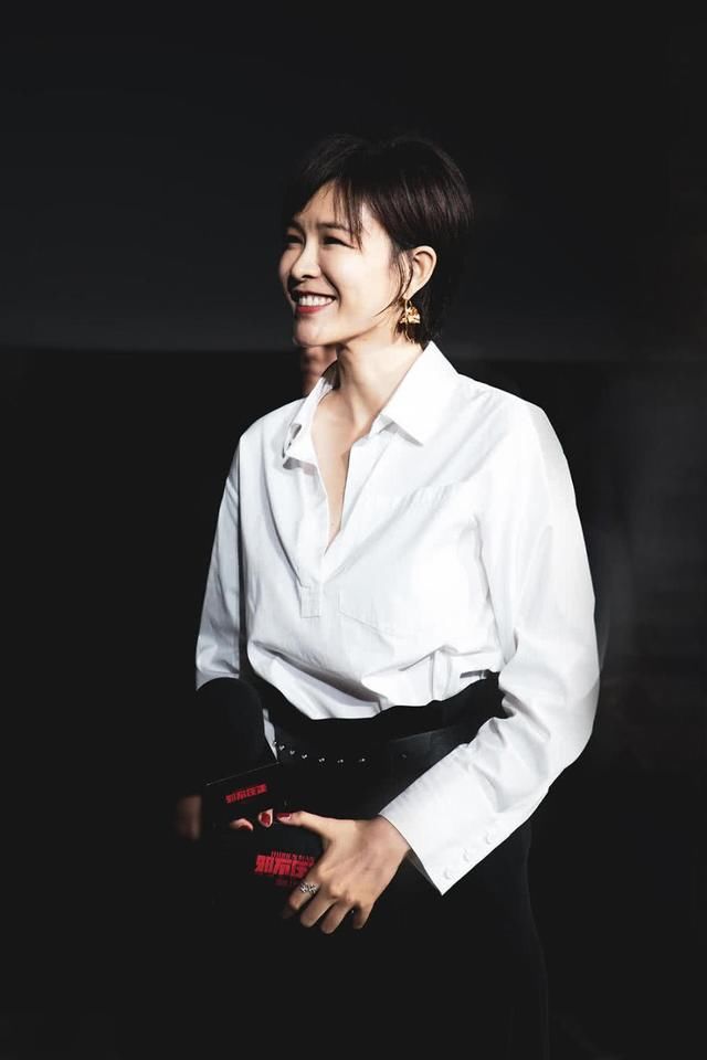 热点｜李艾删博道歉反被怼？这下摊上事了 明星要注意言行！