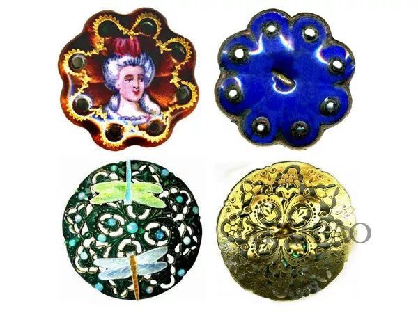 怎么穿也不时髦?是扣子没钉对地方吧