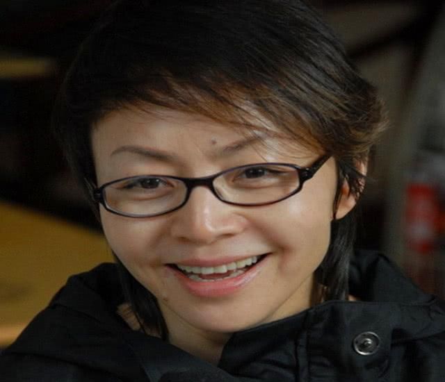「赵婷」宋丹丹女儿赵婷获奖,处世不张扬博学多才,有窍门?