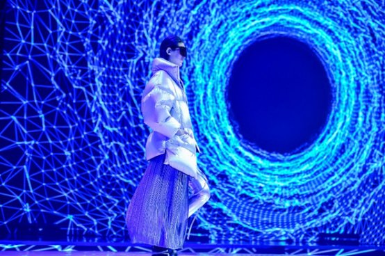 纽约时装周团宠!波司登为何吸引众多国际大咖看秀?