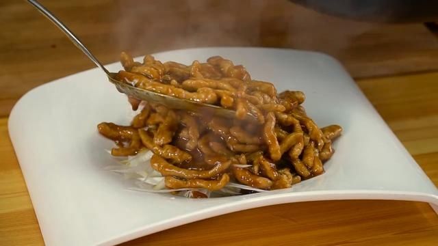  肉丝：舌尖上的美食：京酱肉丝