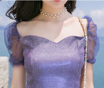 快来看看女人这样穿，简直美到不行，优雅大气半露隐隐约约性感