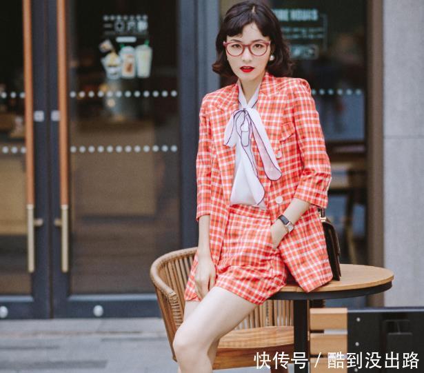  『气质』如果你是女教师，建议穿这“教师裙”+高跟鞋，大方得体，显气质