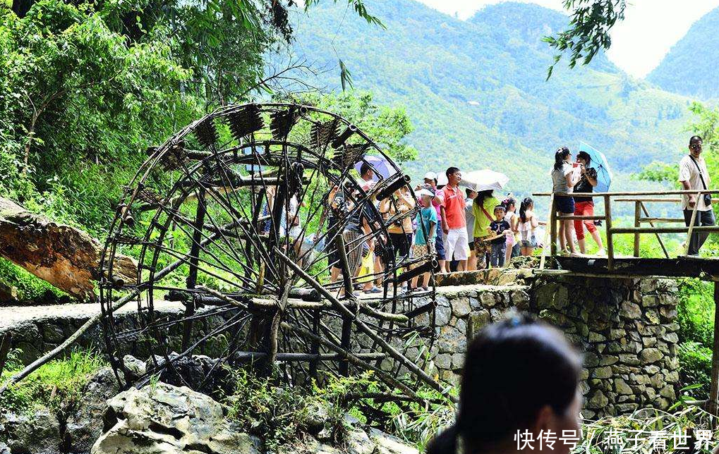 这个不起眼的山洞后，竟隐藏着一个世外桃源，全村隐藏了几百年！