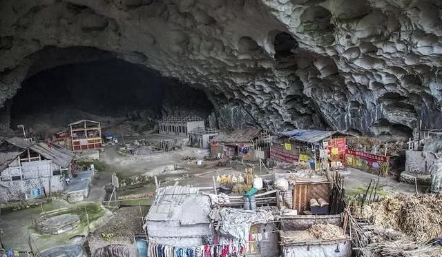 贵州深山里的一个洞穴，穿越后发现，这里竟然是另一个世界