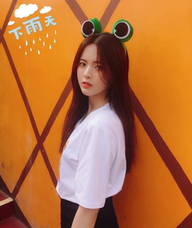 女明星戴发箍，热巴小清新，张靓颖土气，杨幂郑爽美的令人窒息!