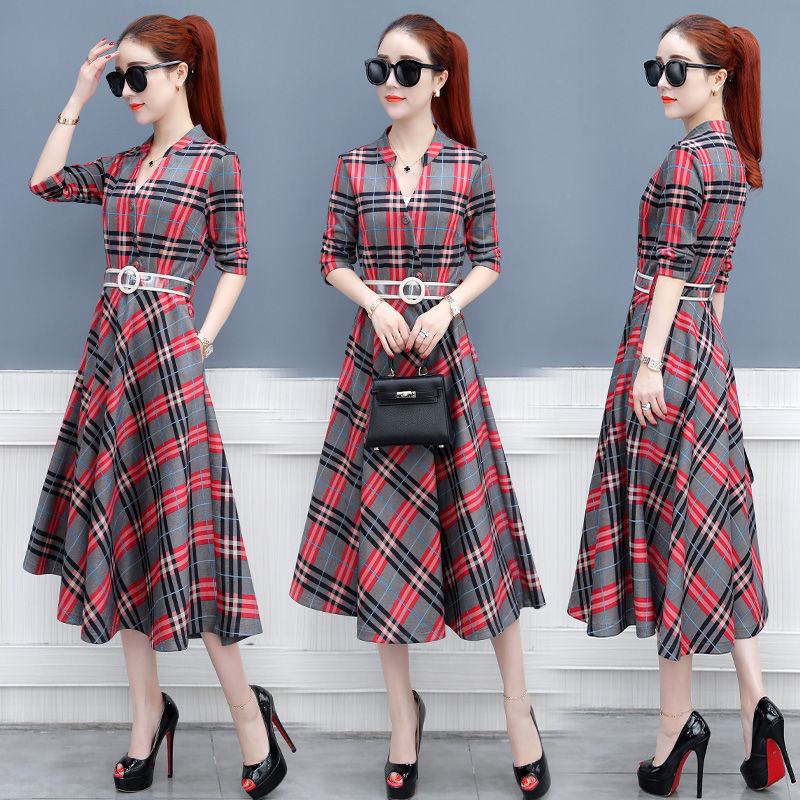 身高1米55的我，穿时尚套装+修身连衣裙，洋气又显高