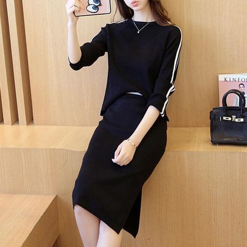 老婆38岁了，秋天穿这样的减龄套装裙，舒适洋气还保暖，忒显嫩