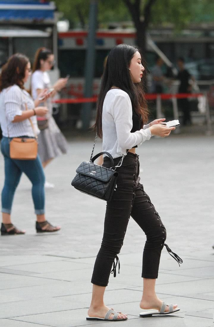  辣妈|大家有没有发现，辣妈穿的蜜桃裤不合身吧？