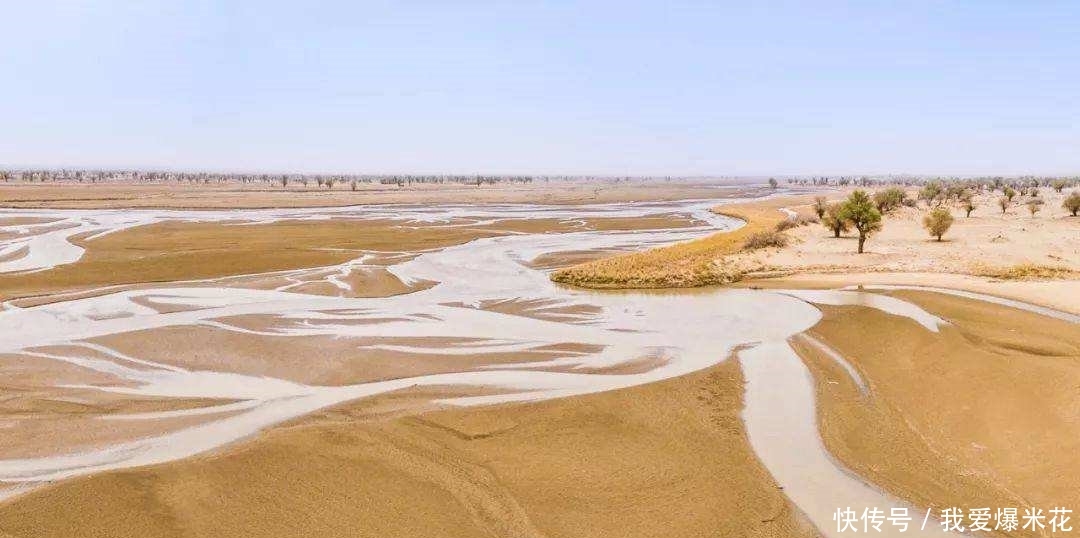  绿洲就■我国范围最大的村庄，面积相当于70个澳门，开车出村要