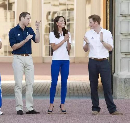 自信就是贵族气质的来源!Kate Middleton 王妃教你穿出气质！