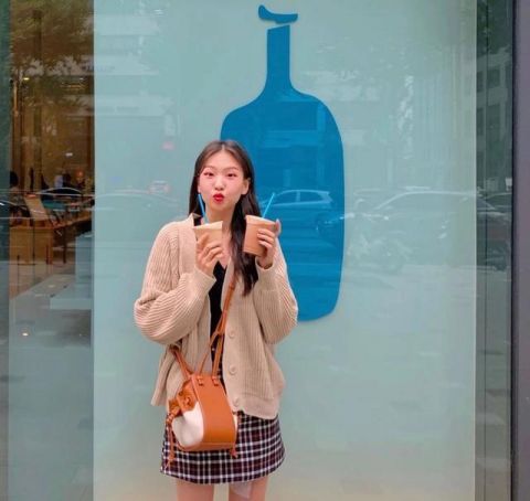  「实力」开衫+半裙，实力教你穿出温柔与减龄，好看极了