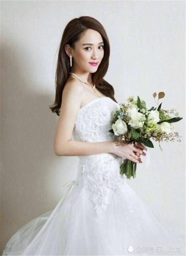 陈乔恩穿抹胸裙太惊艳，这身材简直在拉仇恨，怎么就没嫁出去呢？