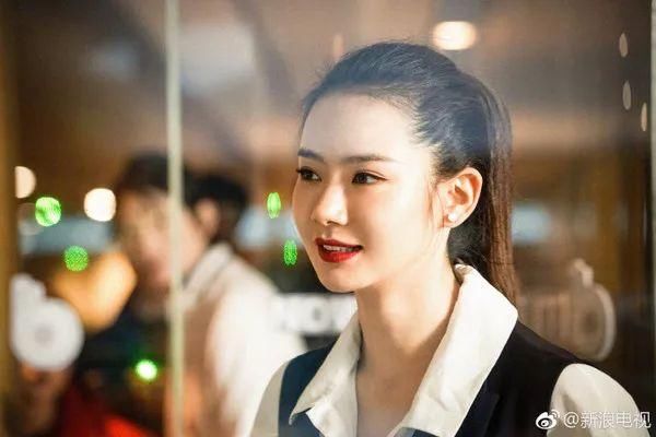 你的穿搭过时啦!跟戚薇、屈楚萧学最潮穿法，分分钟朋友圈点赞过